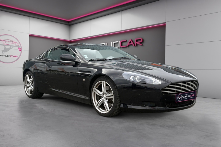 ASTON MARTIN DB9