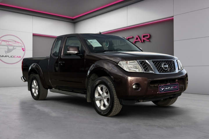 NISSAN NAVARA