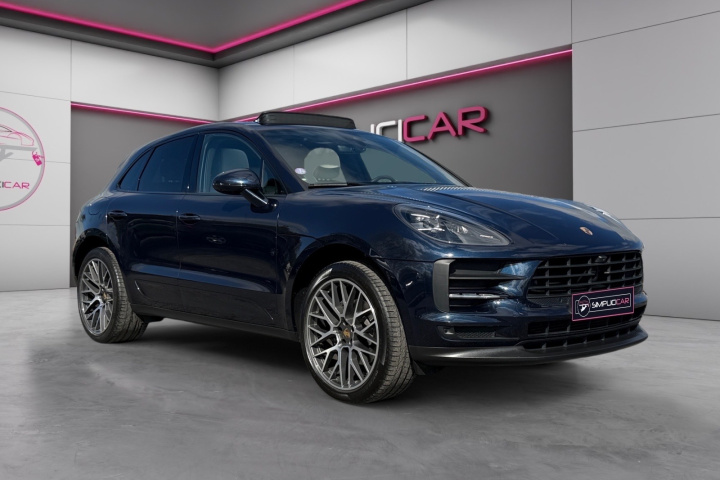 PORSCHE MACAN